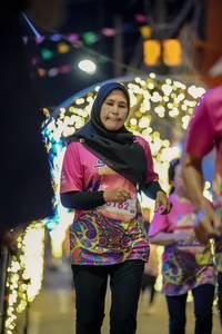 BIB: 8182
                            <button type="button" onclick="openModal(24740541)" class="btn btn-primary btn-sm float-right btn-popup" data-toggle="modal" data-target=".modal-high-quality">
                        <i class="fas fa-shopping-cart"></i> Add to Cart
                    </button>
                                            <button type="button" onclick="isThisMe(24740541, true)" class="btn btn-success btn-sm float-right btn-popup btn-isme hidden" data-toggle="tooltip" data-placement="bottom" title="นี่คือรูปของคุณใช่ไหม คลิกที่นี่เพื่อเอาเข้าอัลบั้ม">
                        <i class="fas fa-plus"></i> Add to album
                    </button>
                    <button type="button" onclick="isThisMe(24740541, false)" class="btn btn-warning btn-sm float-right btn-popup btn-isnotme hidden">
                        <i class="fas fa-ban"></i> Remove from album
                    </button>